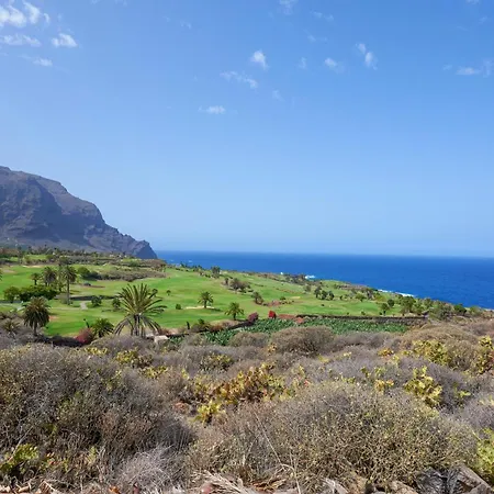 Appartement Modern In With A Shared Pool