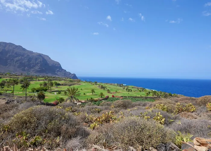 Appartement Modern In With A Shared Pool